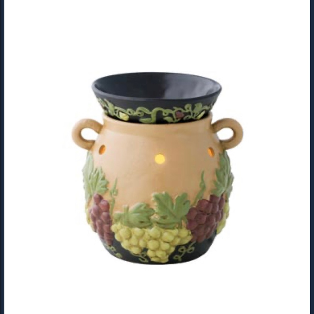 Scentsy Retired Grapevine Warmer, May 2013, NIB
